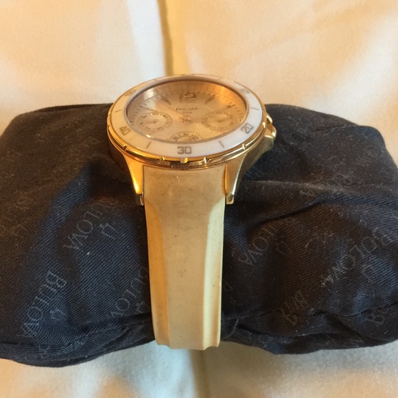 Pulsar Gold plated and White Edging Women watch- Pre-owned- Good condition - Picture 2 of 2